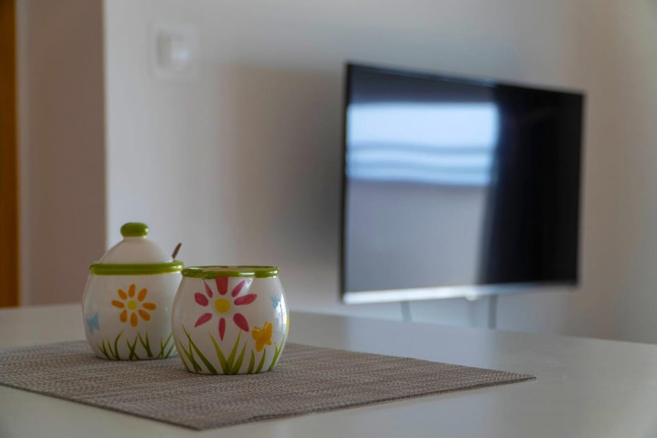 TV and multimedia, Living room, Dining area