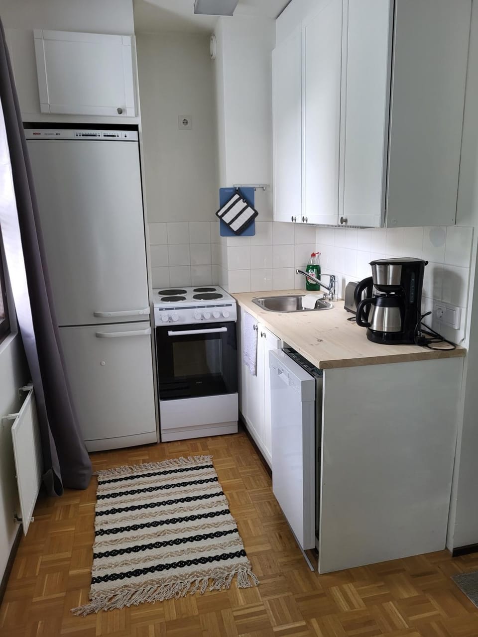 Coffee/tea facilities, Kitchen or kitchenette, dishwasher, pet friendly, stove