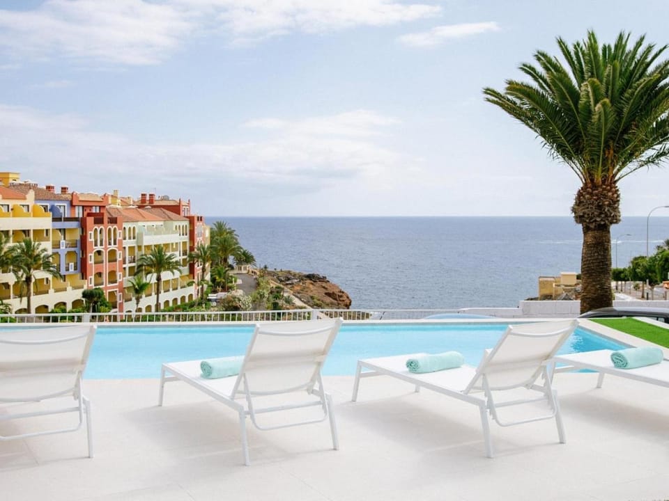 Patio, Day, Pool view, Sea view, Swimming pool, sunbed