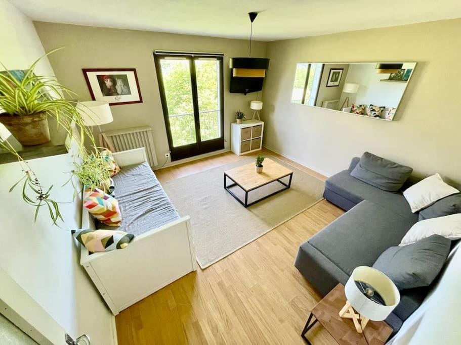 Living room, Bedroom