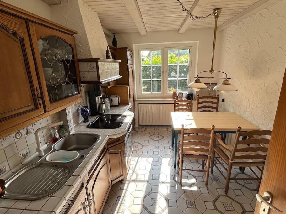Kitchen or kitchenette, Dining area, dishwasher, pet friendly, stove, toaster