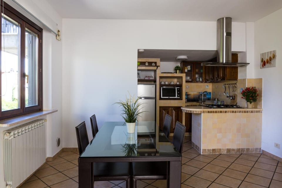Kitchen or kitchenette, Living room, Dining area, kitchen