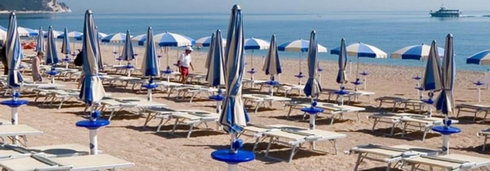 Conero casa- Marcelli di Numana in Via Litoranea 178 Fronte Mare con Pass Parcheggio Gratuito Apartment in Marcelli