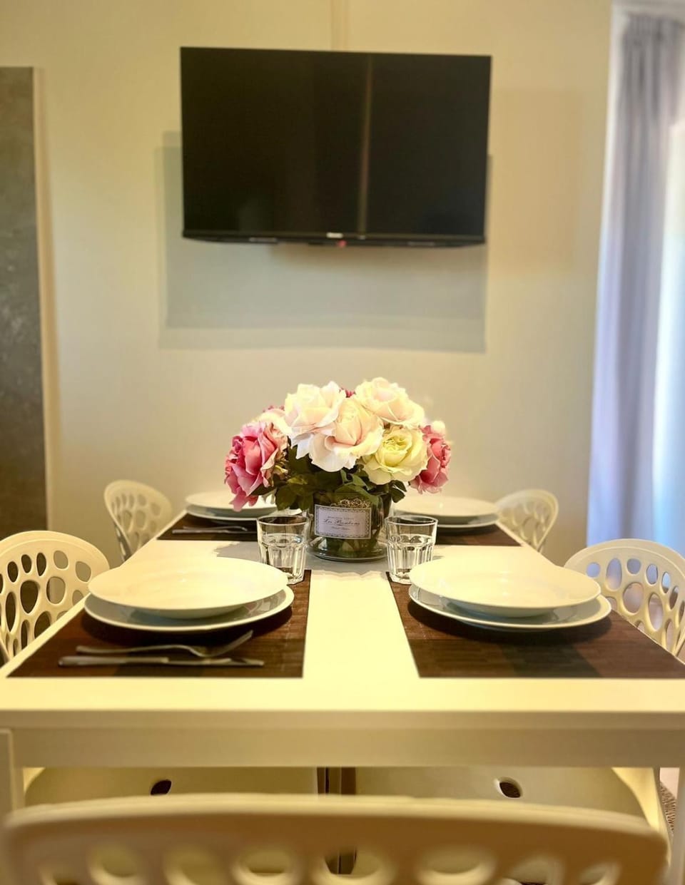 TV and multimedia, Dining area, air conditioner