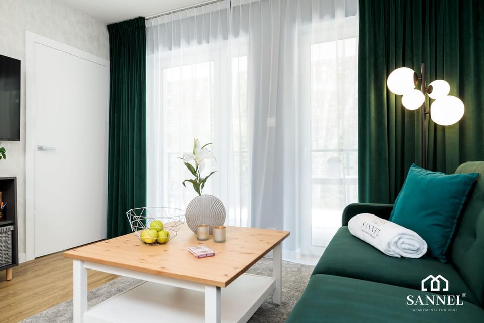 Natural landscape, Balcony/Terrace, Balcony/Terrace, Living room, Photo of the whole room, Decorative detail, Decorative detail, Seating area, On site