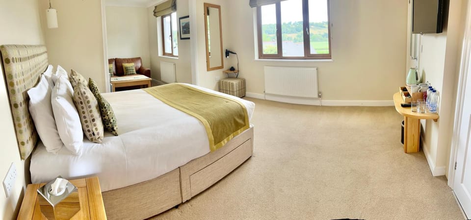 Coffee/tea facilities, View (from property/room), Photo of the whole room, Seating area, Bedroom, Garden view, heating