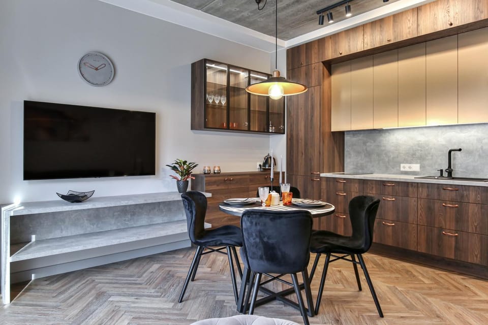 TV and multimedia, Kitchen or kitchenette, Living room, Photo of the whole room, Dining area