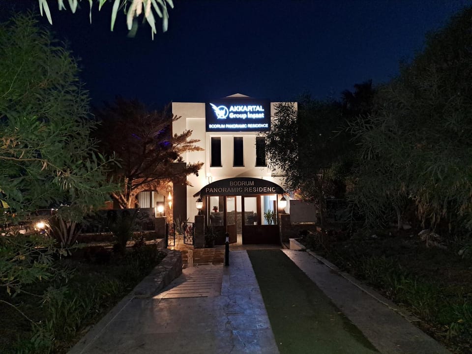 Property building, Facade/entrance