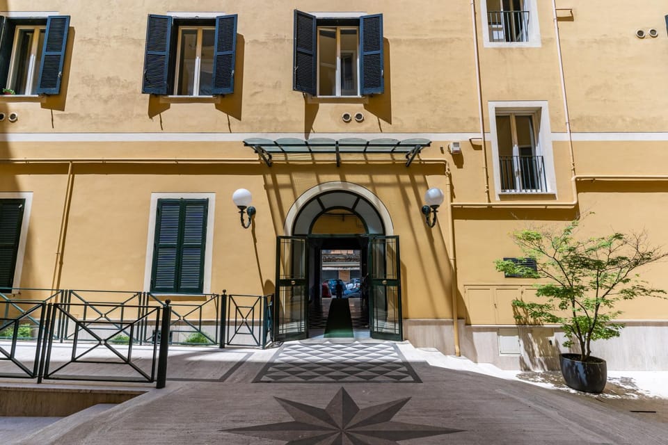 Property building, Facade/entrance
