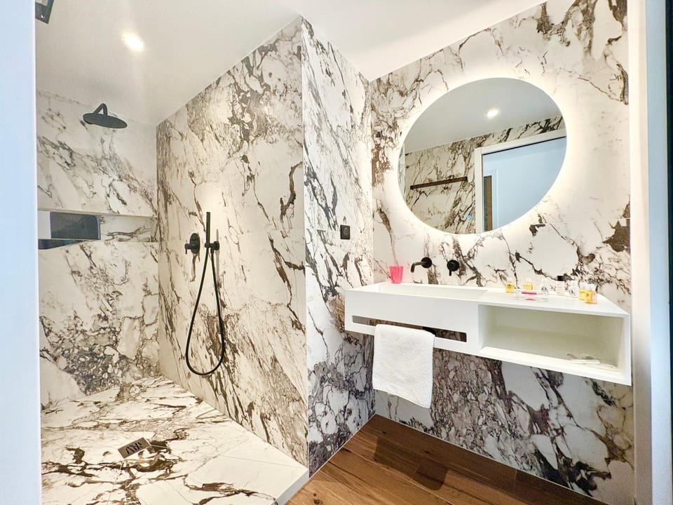 Duplex en plein cœur de Cannes - 5 min walk to Croisette and Palais - ROYALPINKCANNES Apartment in Cannes