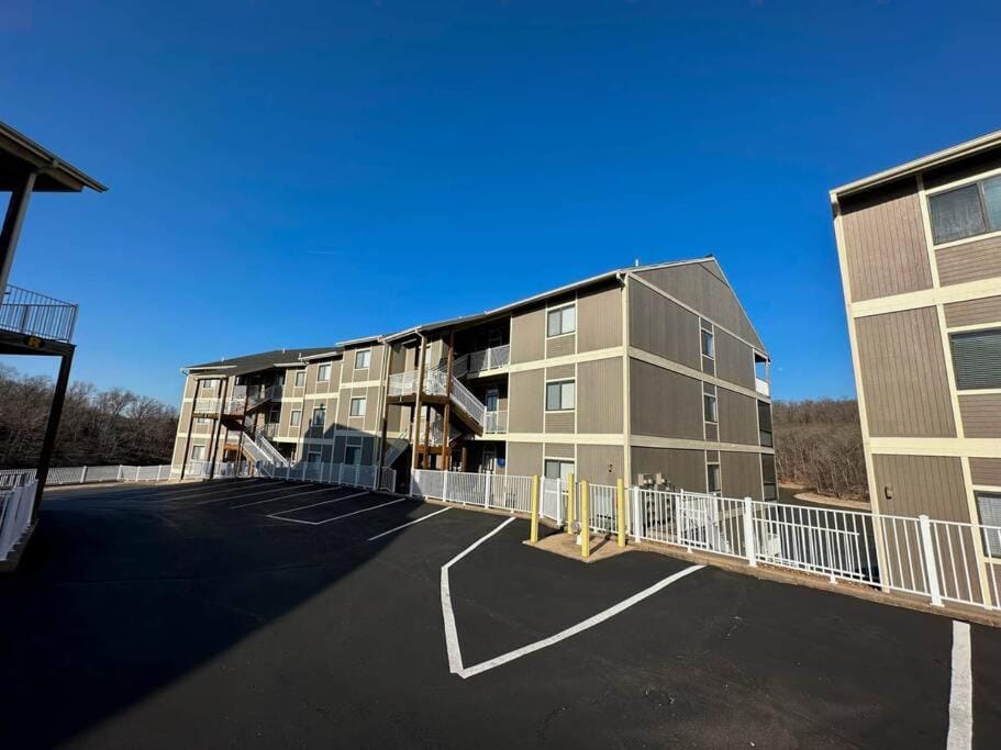 The Pointe at Lazy Days House in Osage Beach