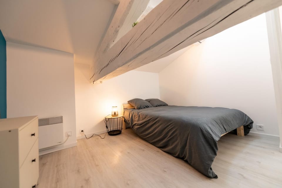 Bed, Bedroom