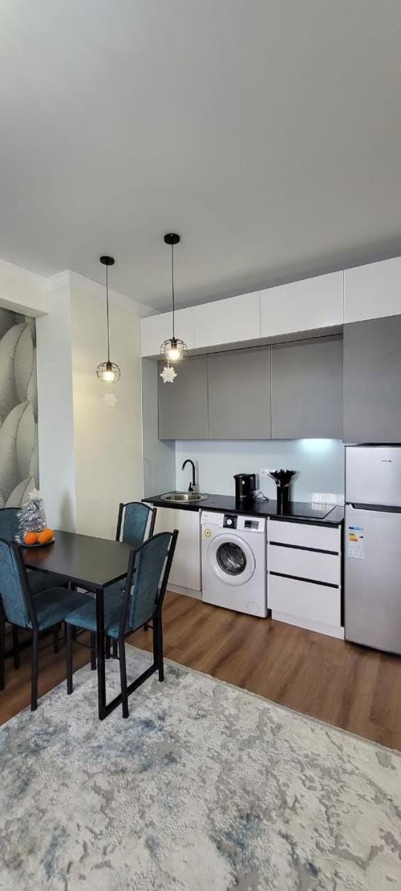 Апартаменты ЦО Радуга (шикарный вид) Apartment in Almaty Region, Kazakhstan