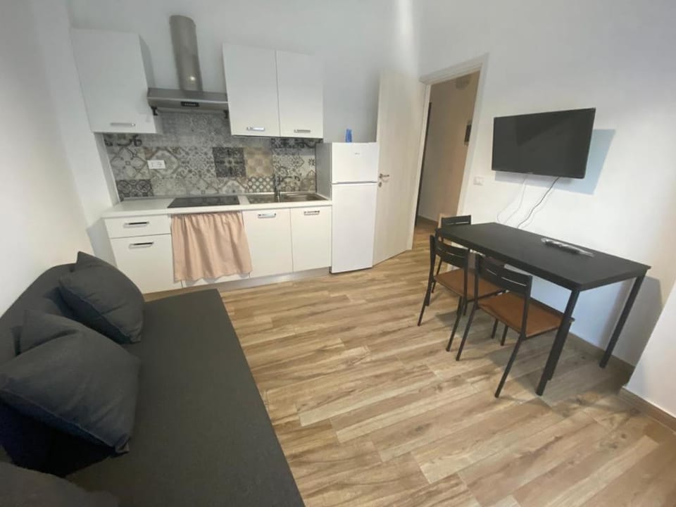 TV and multimedia, Kitchen or kitchenette, Living room, Dining area, minibar, stove