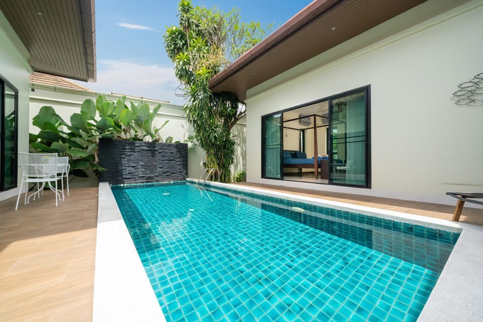 Patio, Day, Pool view, Swimming pool, sunbed