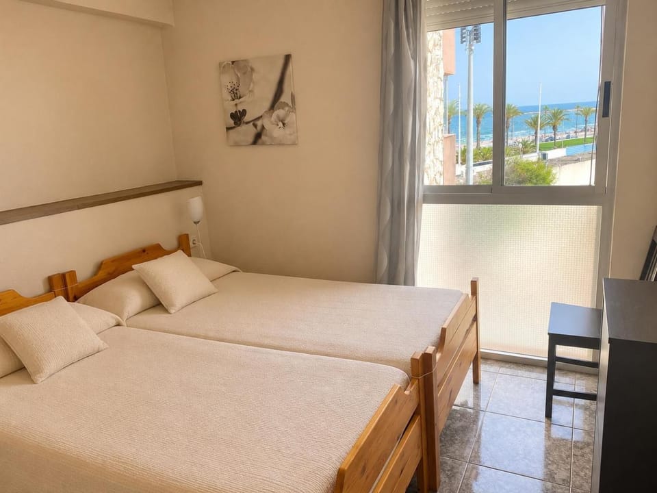 SUN AND BEACH LOVER APPARTMENT 13049 Apartment in La Pineda