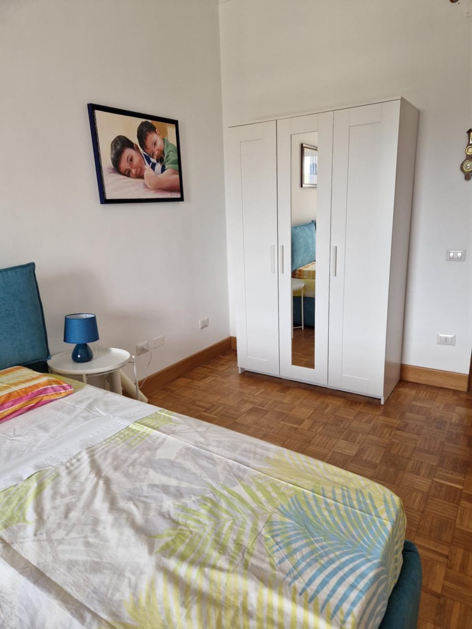 Bed, Photo of the whole room