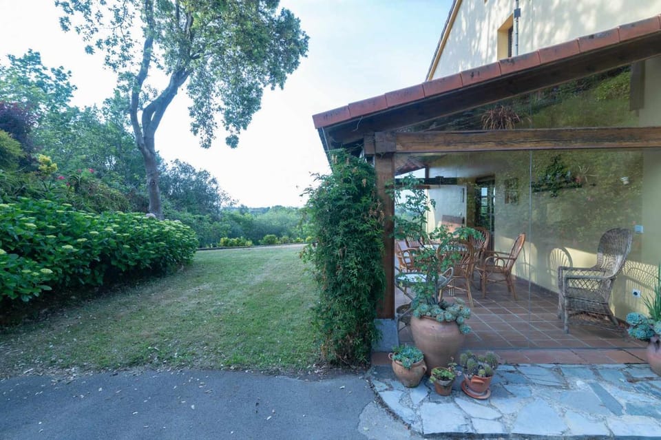 Property building, Garden, Balcony/Terrace, Garden view