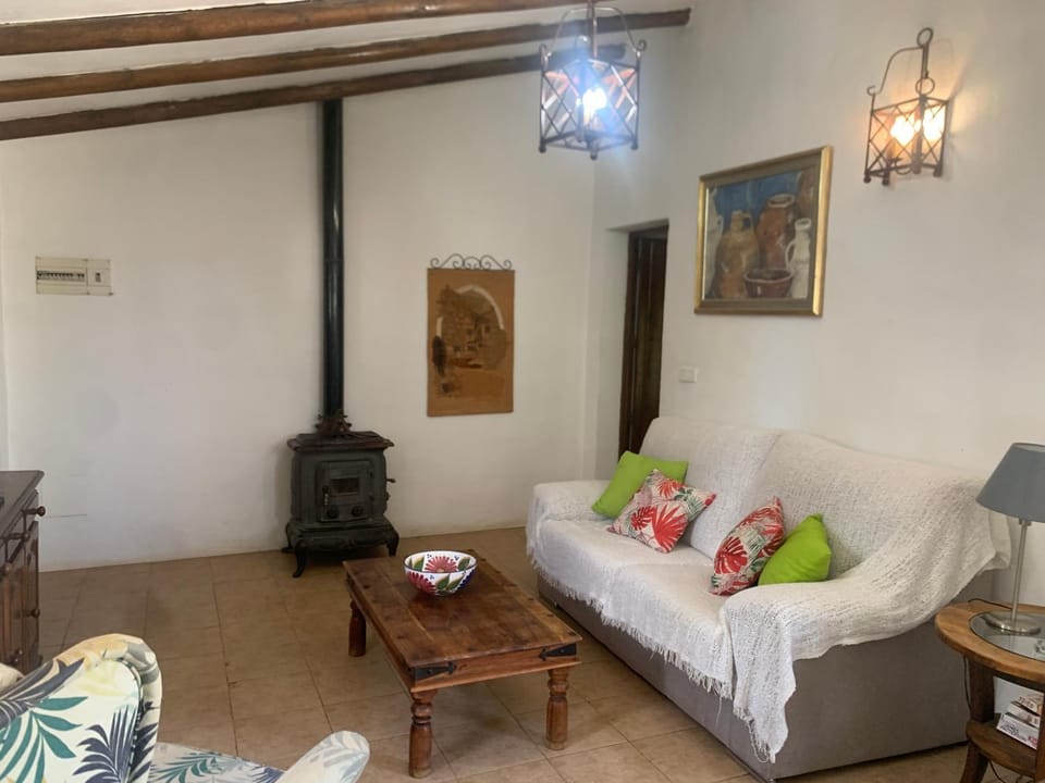 Los Establos House in Axarquía