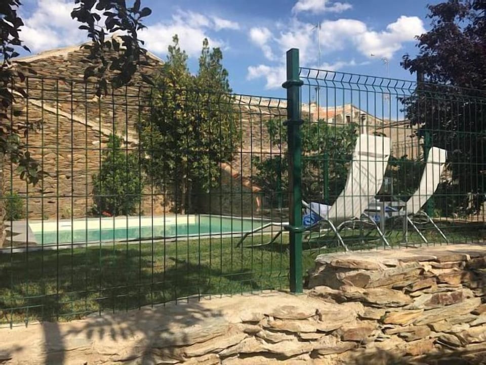 Swimming pool, sunbed
