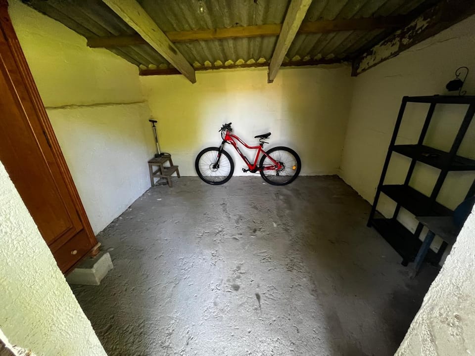 Roulotte Natiraa avec sauna et piscine Bed and Breakfast in Tarascon