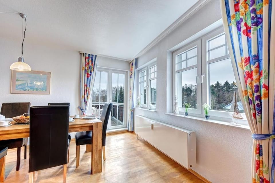 Strandnähe! Große schöne 3 Zimmer Ferienwohnung - 100 qm - für 6 Personen!! Apartment in Heringsdorf