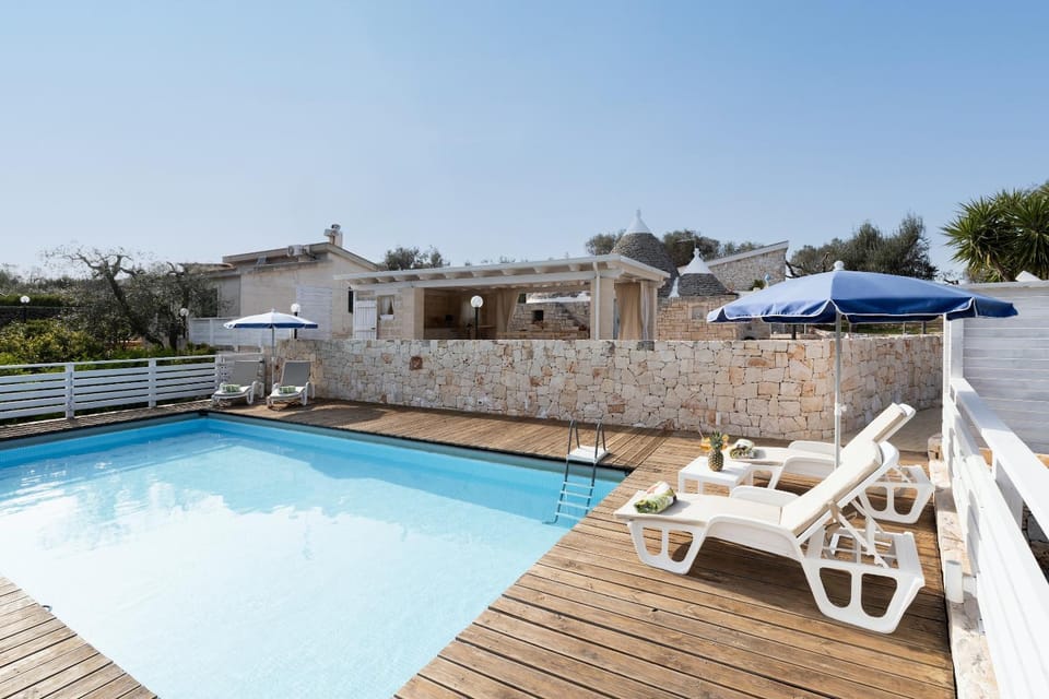 Trullo Quattro Carrini con piscina House in Province of Taranto