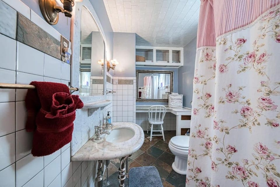 Toilet, Bathroom
