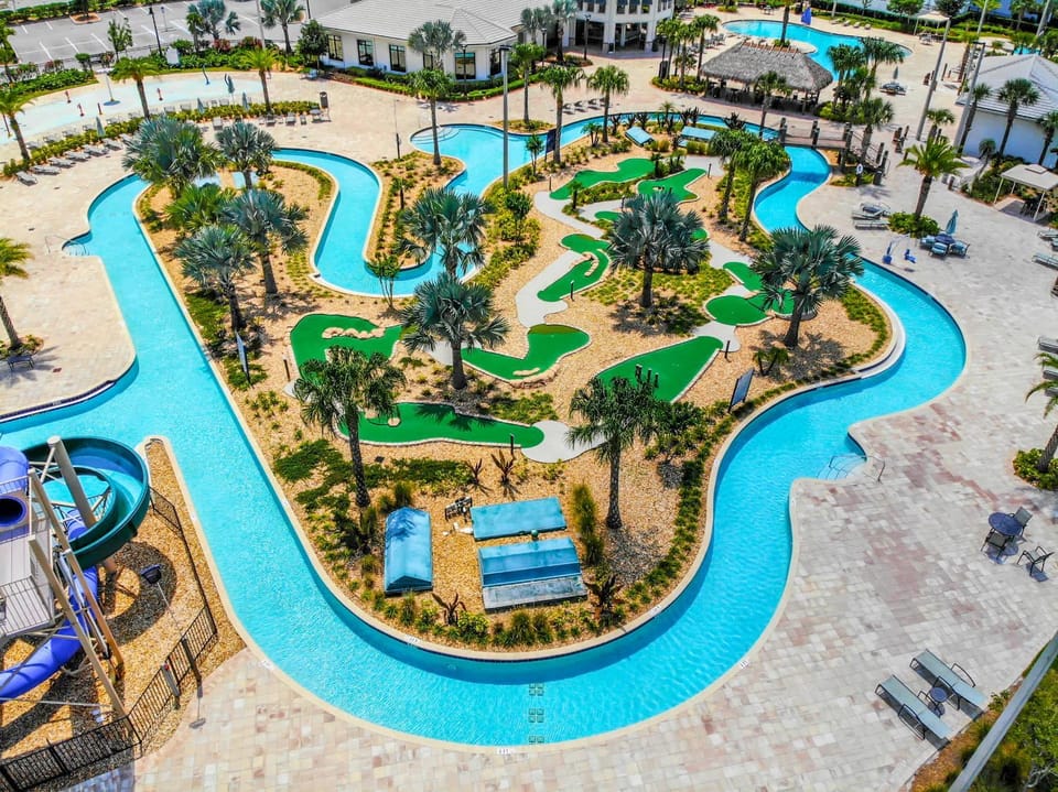 4BR Townhouse with Private Pool near Disney House in Kissimmee