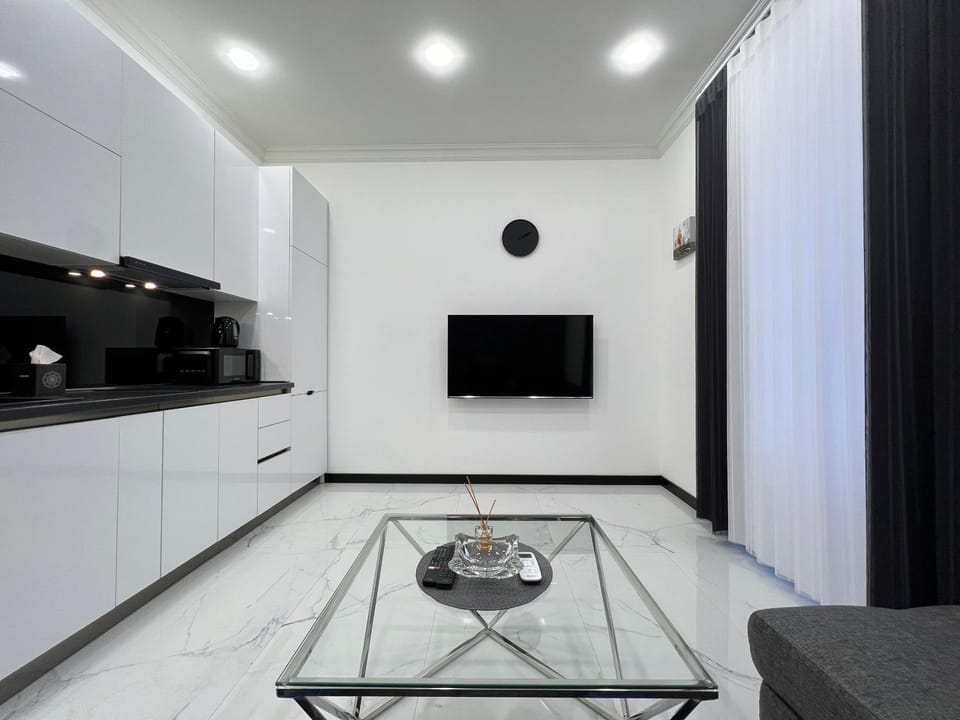 Mesrop Mashtots Avenue 3, 1 bedroom New Euro Renoavted, Modern apartment PR311 Apartment in Yerevan