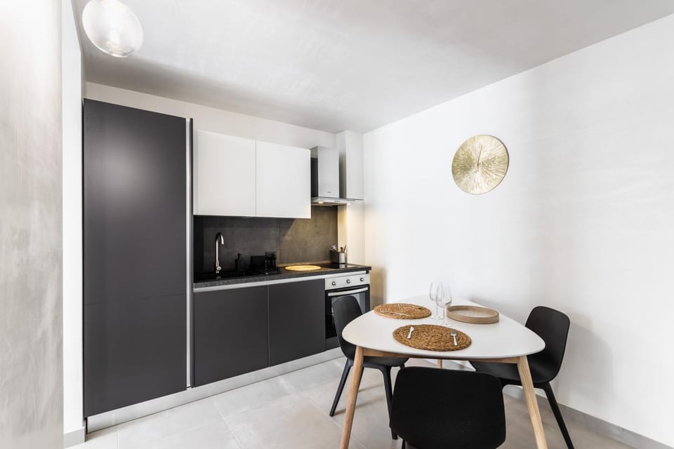 Kitchen or kitchenette, Dining area, pet friendly, stove