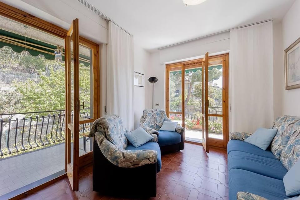 Seaview - Deluxe apartment - Billiard - Pool in July and August - AC in the Bedrooms Apartment in Vallecrosia