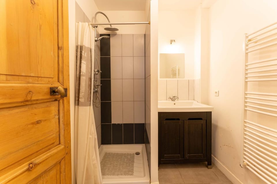 Bathroom, Living room