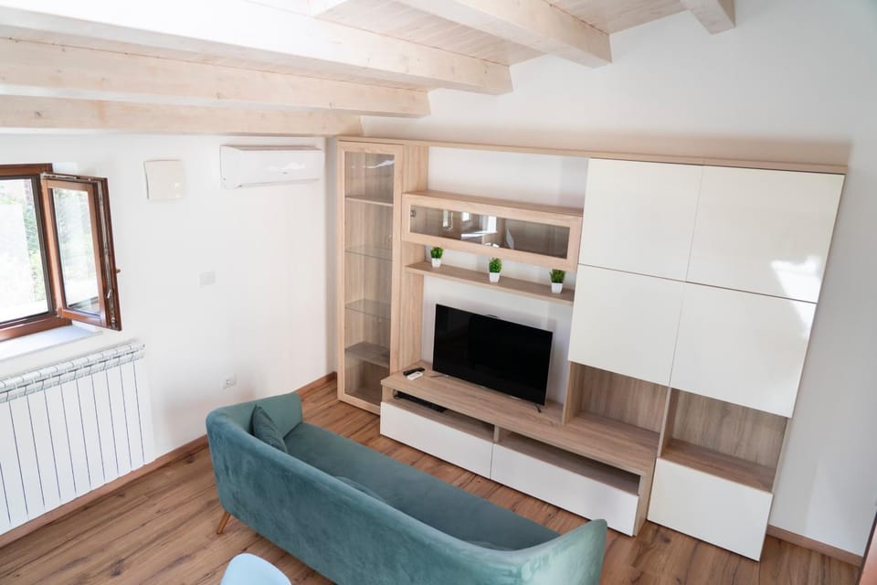 TV and multimedia, Seating area