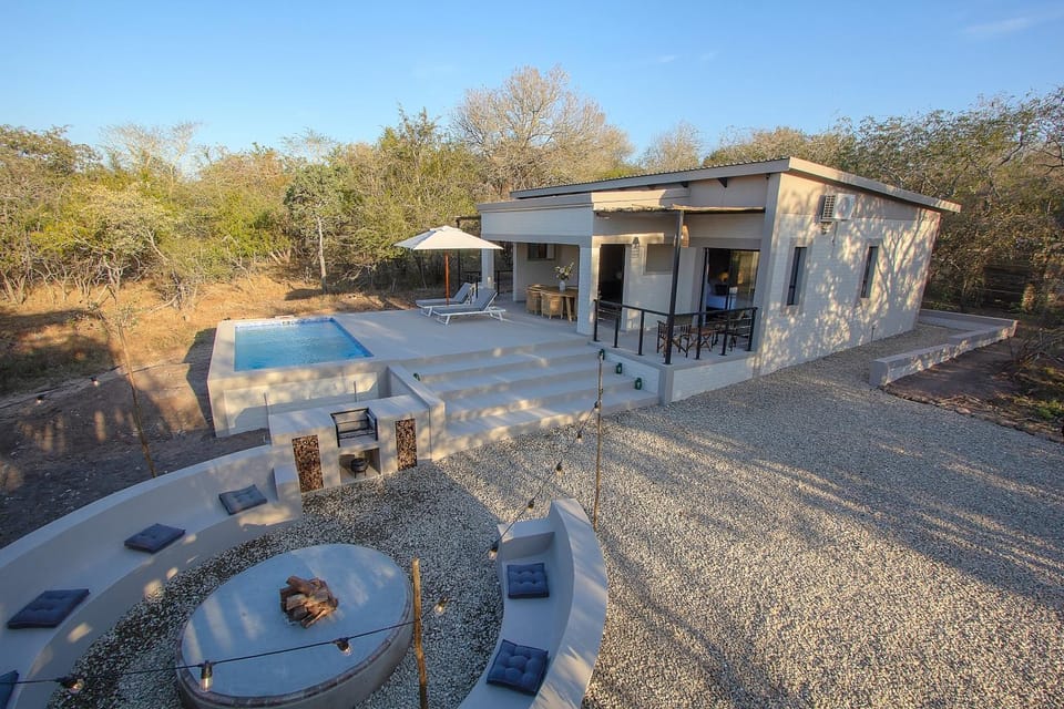 Property building, Patio, Day