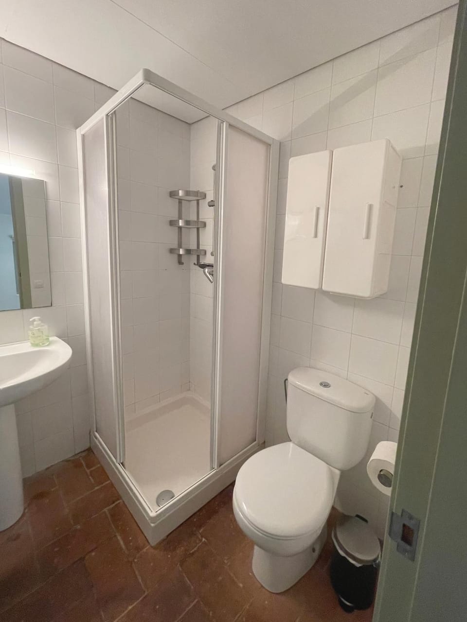 Shower, Toilet