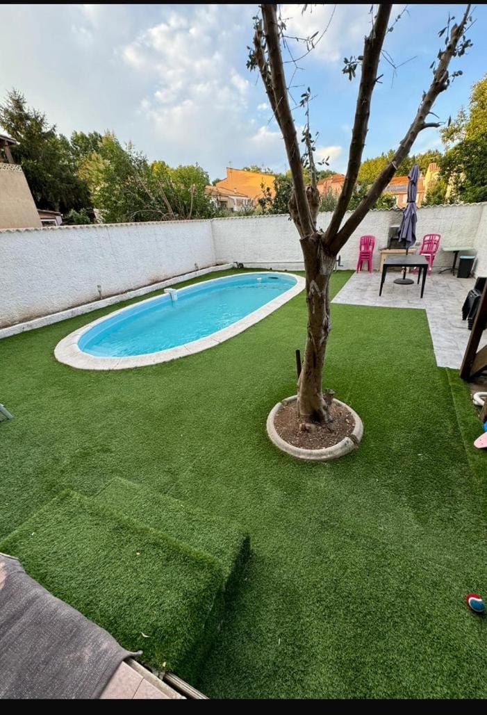 Location maison avec piscine privée. House in Agde
