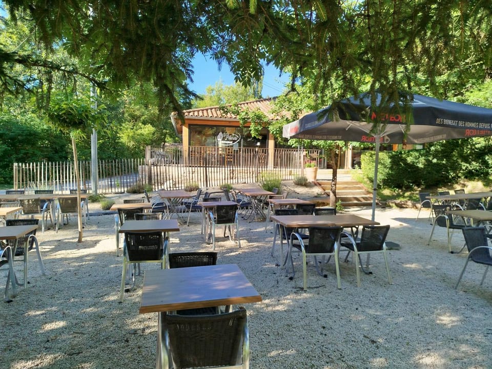 Patio, Restaurant/places to eat