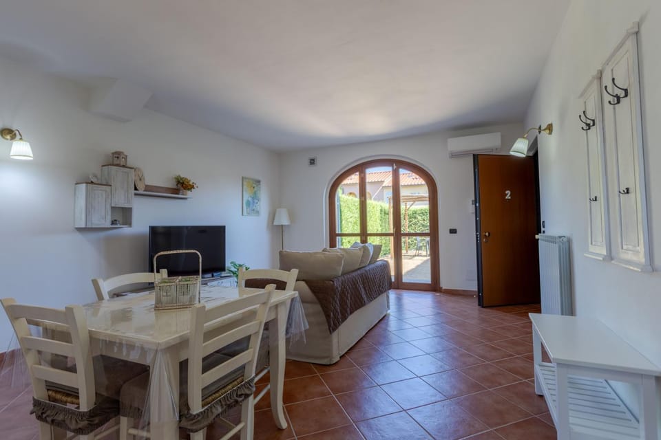 Communal lounge/ TV room, TV and multimedia, Kitchen or kitchenette, Living room, Seating area, Dining area, Evening entertainment, oven, pet friendly