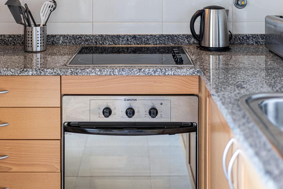Coffee/tea facilities, Kitchen or kitchenette, pet friendly, stove, toaster