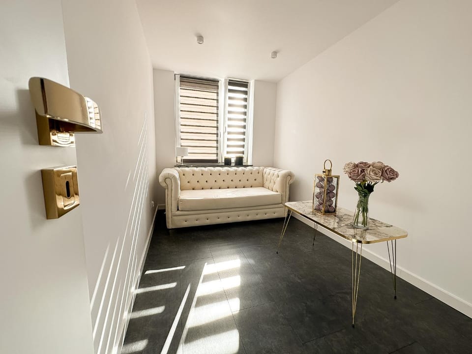 Glam House Apartment in Poland