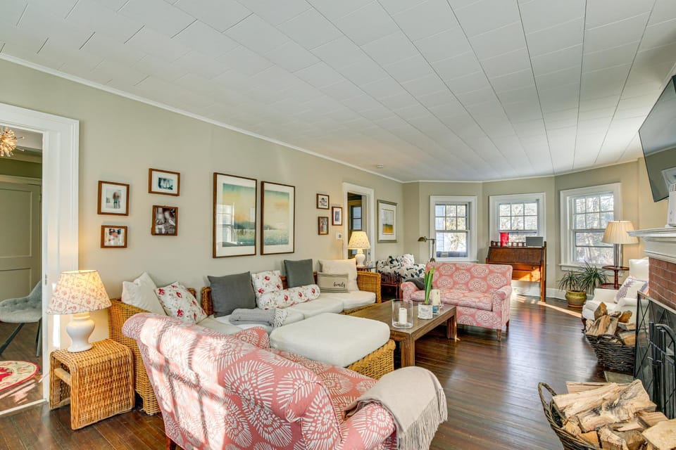Historic Poughkeepsie Home Near Arlington & Vassar House in Poughkeepsie