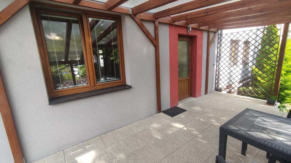 Property building, Seating area