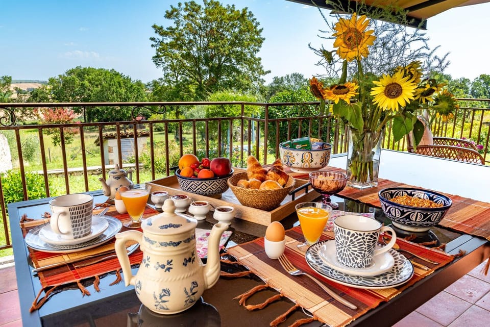 View (from property/room), Balcony/Terrace, Dining area, Garden view, Breakfast