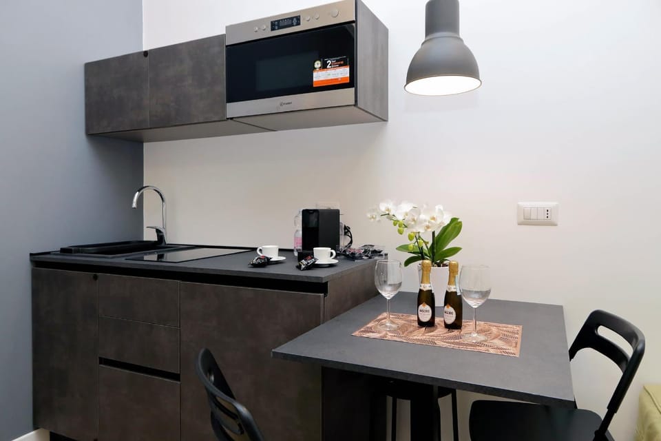 Kitchen or kitchenette, kitchen