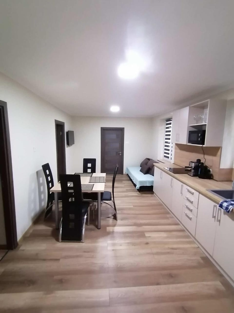 Kitchen or kitchenette, Living room