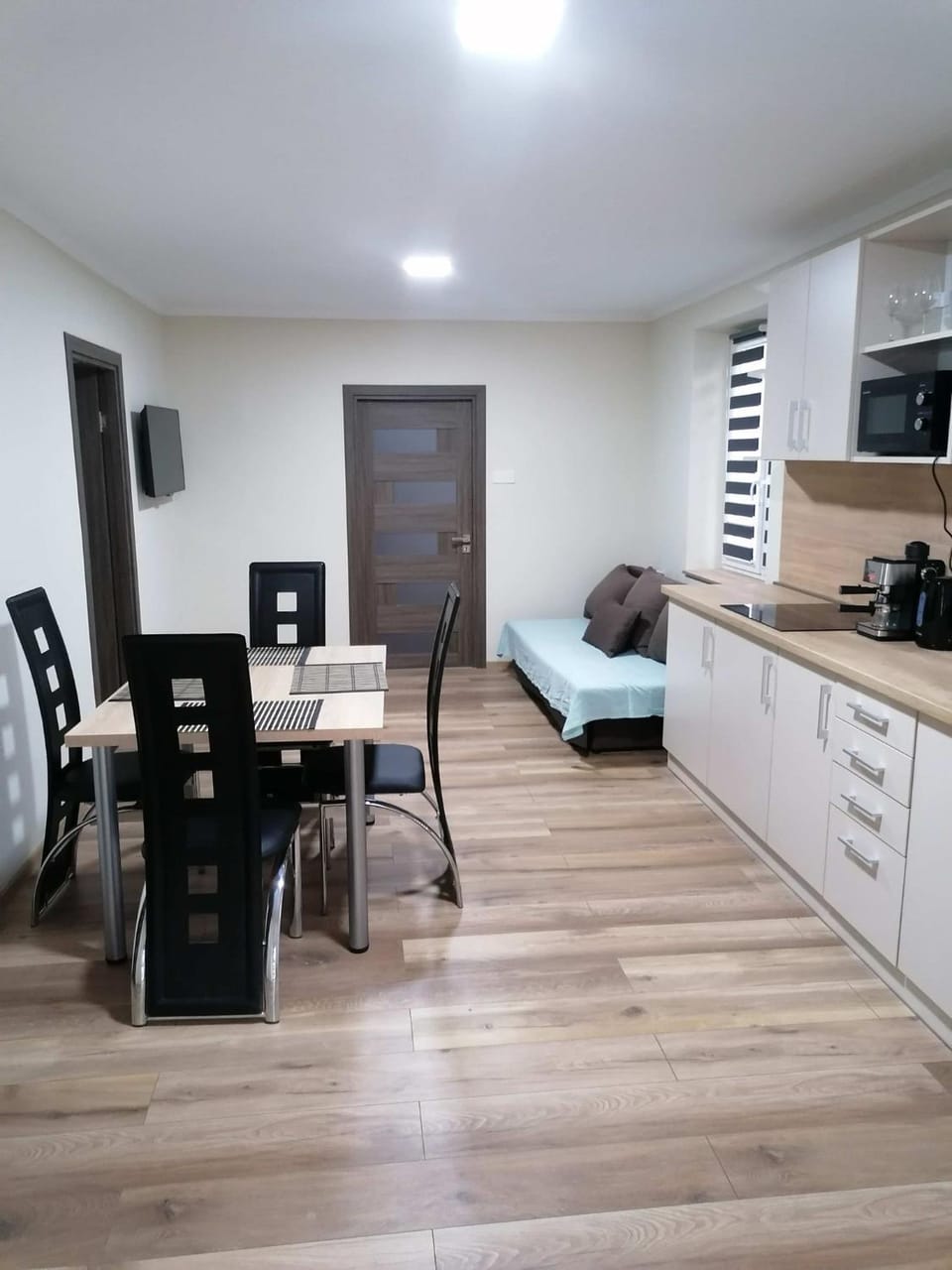 Kitchen or kitchenette, Living room