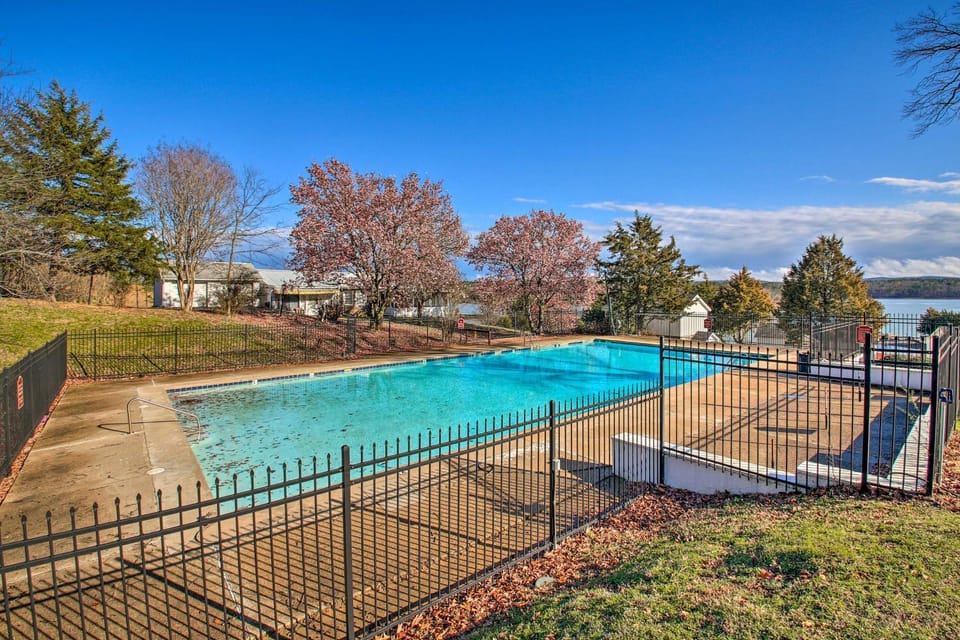 Cozy Hot Springs Vacation Rental on Lake Hamilton! House in Hot Springs