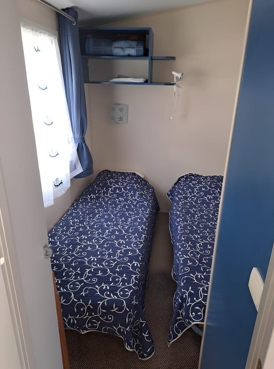 Property building, Living room, Bedroom