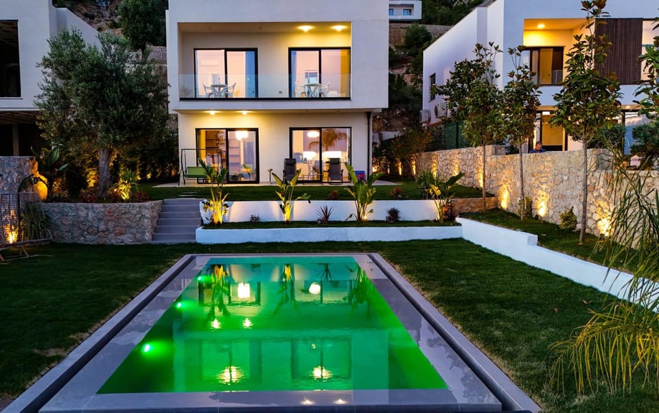 Property building, Swimming pool